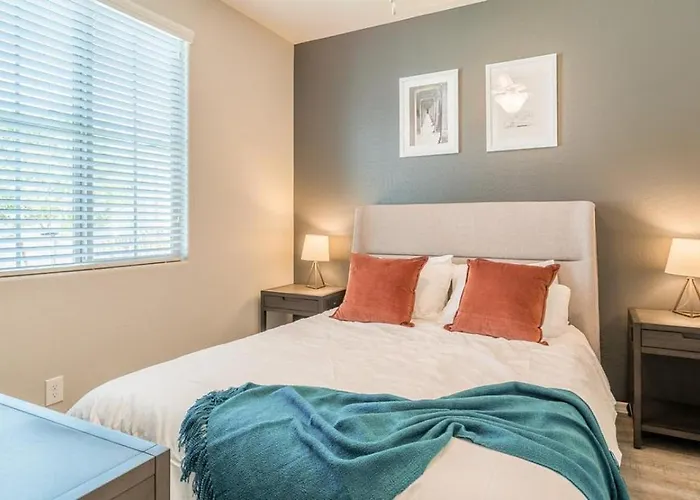 Landing Modern With Amazing Amenities Apartment