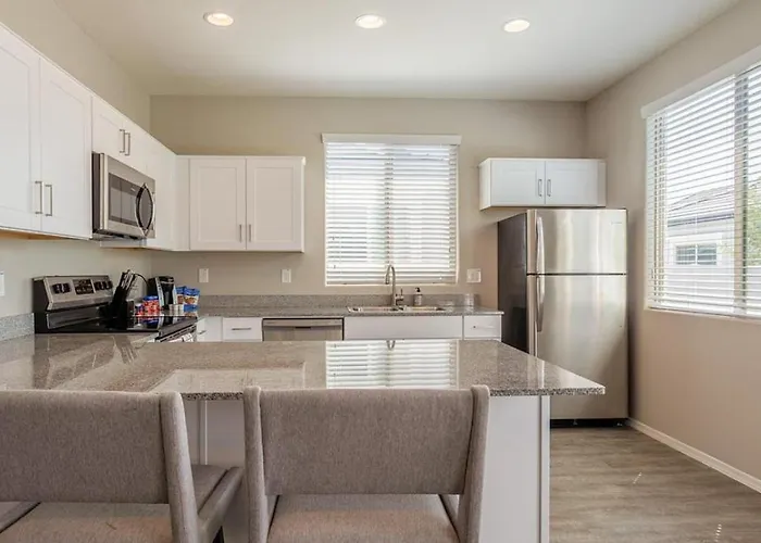 Apartment Landing Modern With Amazing Amenities